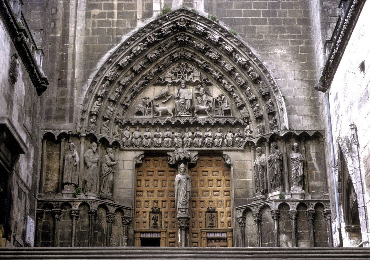 Không chỉ có quy mô bề thế và kiến trúc tinh xảo, nhà thờ Burgos còn sở hữu một bộ sưu tập tác phẩm nghệ thuật quý giá của Tây Ban Nha, gồm nhiều tranh vẽ, tác phẩm điêu khắc tuổi đời nhiều thế kỷ. Ảnh: Digital Kenyon - Kenyon College.