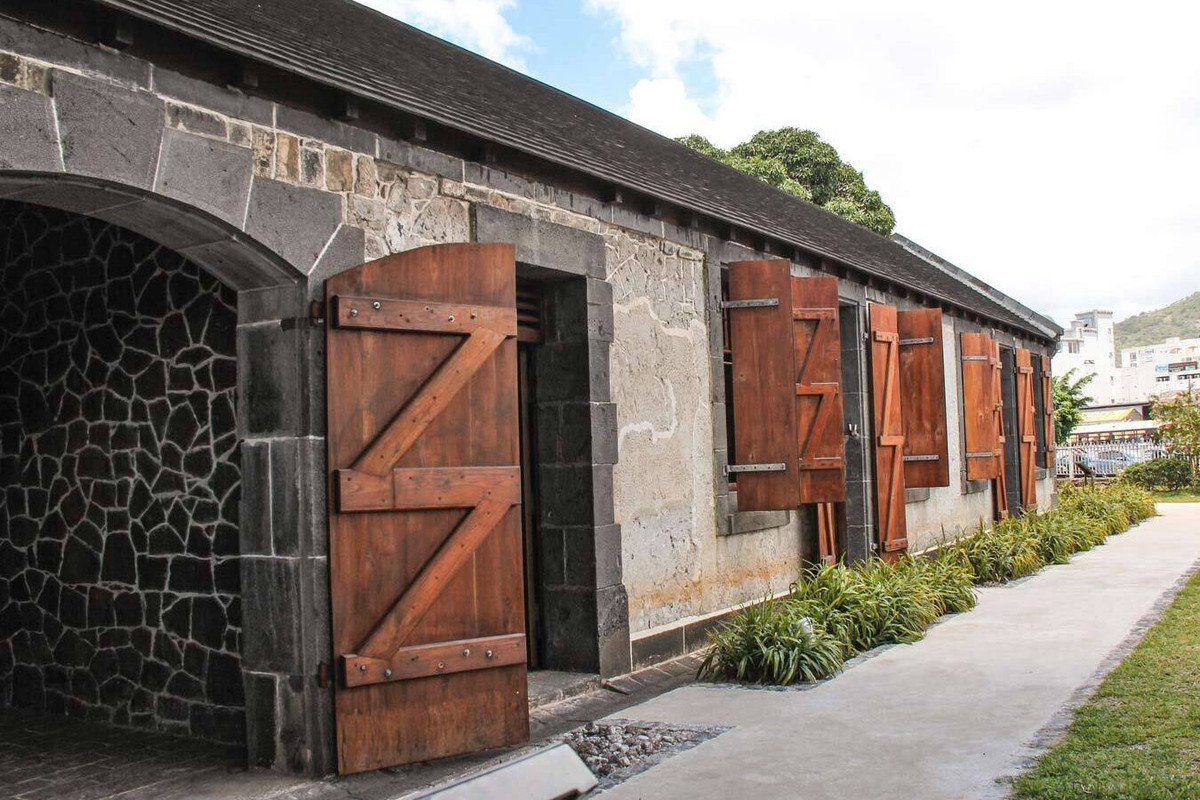 Đây là một quần thể các tòa nhà được sử dụng làm nơi sinh sống của những lao động nhập cư người Ấn Độ được chính phủ thuộc địa Anh đưa đến vào cuối thế kỷ 19, đầu thế kỷ 20. Ảnh: Visit Today.