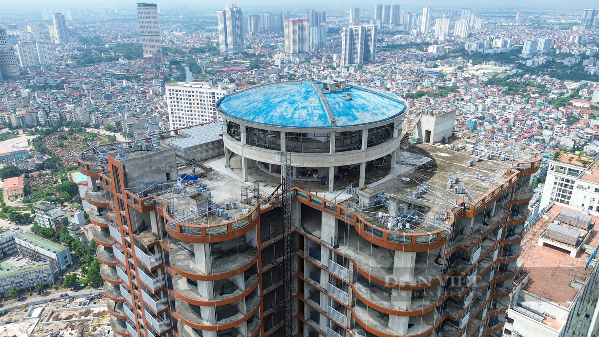 Theo thiết kế, dự án có tầng 1 - 5 là khu thương mại, dịch vụ; tầng 6 là khu sinh hoạt cộng đồng; tầng 7 - 37 là căn hộ để ở; tầng 38 - 44 là tầng căn hộ khách sạn; tầng 45 được sử dụng là dịch vụ, cafe. Tổng vốn đầu tư của dự án là gần 2.000 tỷ đồng.