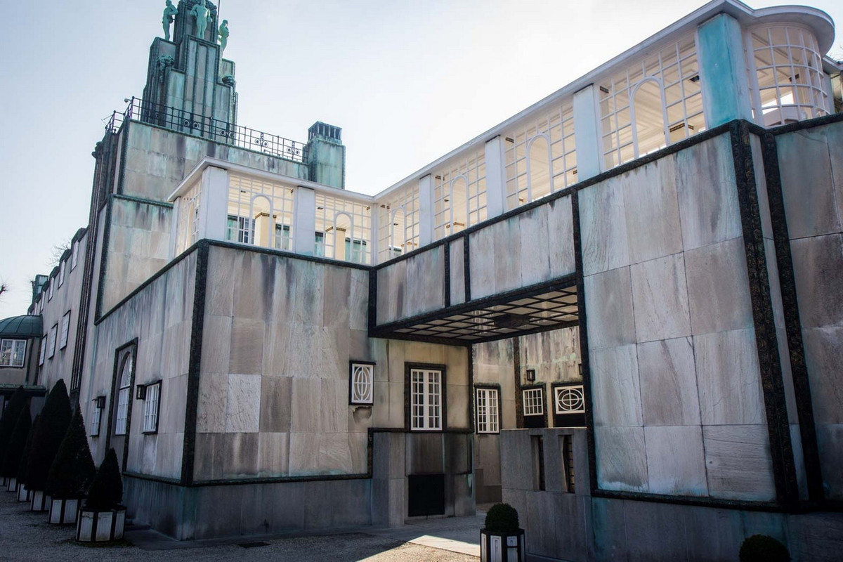 Vào năm 2000, UNESCO đã công nhận Dinh thự Stolet là Di sản văn hóa thế giới. Ảnh: Indonesia Design.