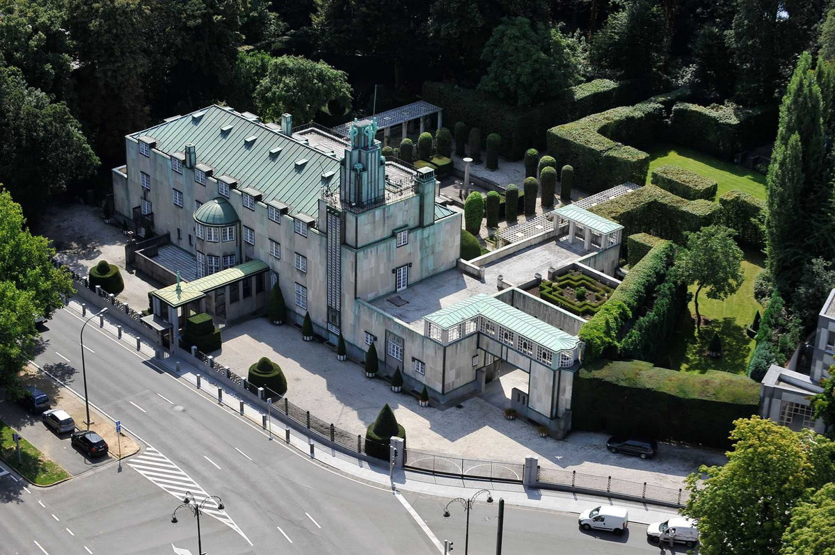 Sau khi hoàn thành, dinh thự Stoclet đã nhanh chóng nổi tiếng khắp thành phố Brussels và thu hút sự quan tâm của giới kiến trúc sư toàn châu Âu. Ảnh: Busoni.