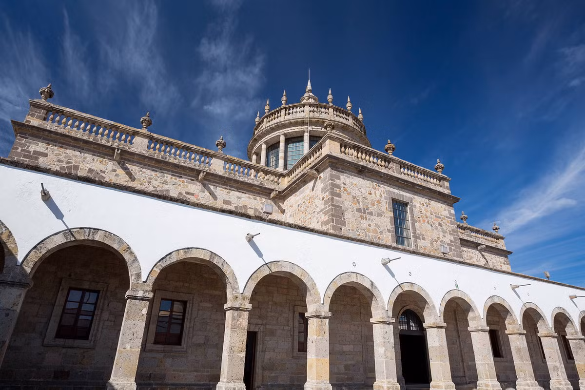 Về mặt kiến trúc, Hospicio Cabañas được coi là một trong những ví dụ điển hình nhất về kiến trúc tân cổ điển ở Mexico. Ảnh: Te Quiero, Guadalajara.