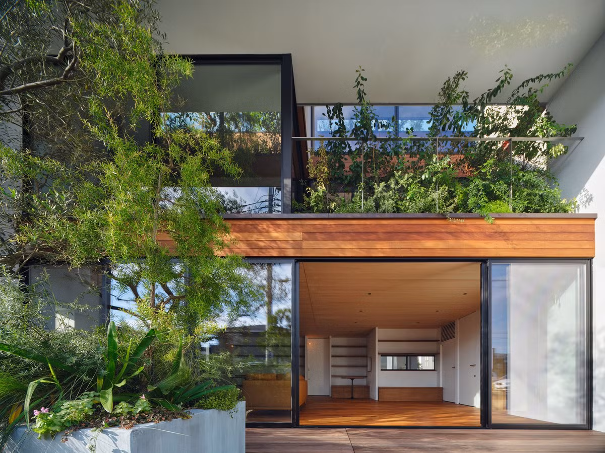 Bên cạnh đó còn có đủ không gian cho một thư viện mini của cư dân trong khu phố, hoặc biến không gian thành một rạp chiếu phim tạm thời.