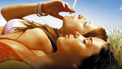 Bộ phim về đề tài đồng tính nữ của nước Anh “My Summer Of Love” khiến người xem dâng tràn cảm xúc bởi sự lãng mạn, mối giao hòa trong tâm hồn giữa hai cô gái đến từ hai đẳng cấp xã hội hoàn toàn khác nhau, nhưng yêu nhau, khiến người xem có những “cảm xúc vô tận”.