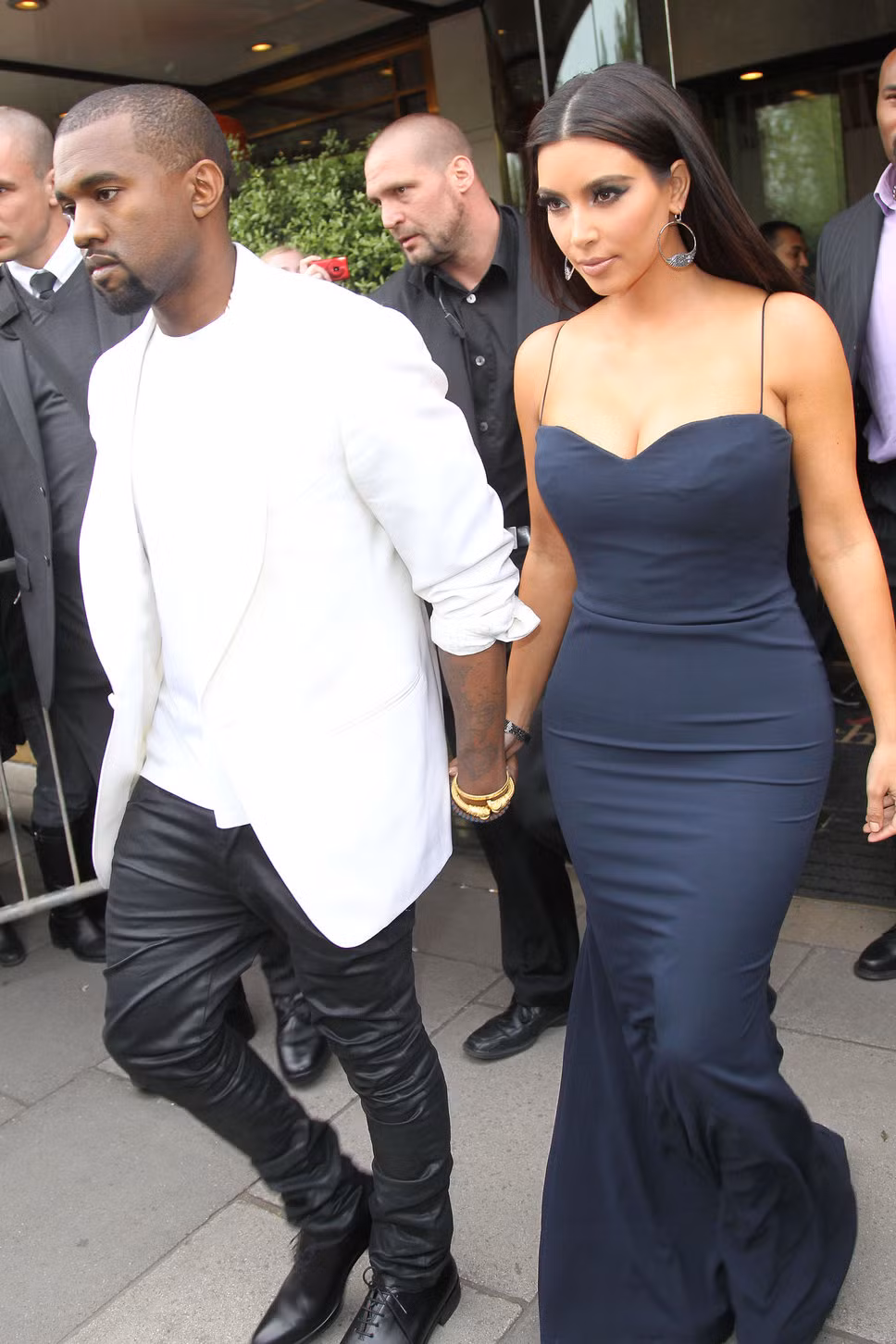 Kanye West và Kim Kardashian.