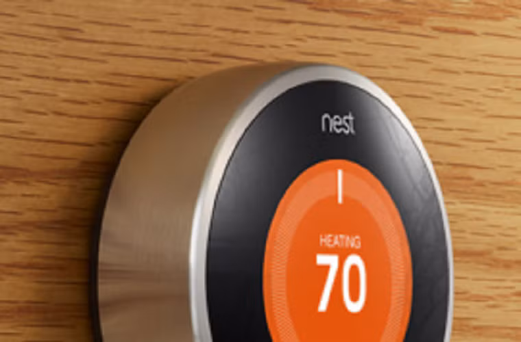 Ngày 13/1, Google đã tuyên bố sẽ mua lại Nest Labs – nhà sản xuất bộ điều nhiệt và thiết bị phát hiện khói và carbonic, với giá 3.2 tỷ đô la Mỹ. Động thái này nằm trong chuỗi hoạt động cho thấy Google đang rất quan tâm và muốn lấn sân vào lĩnh vực smarthome. Sau thương vụ này, CEO cũ của Nest Labs, Tony Fadell, vẫn tiếp tục ở vị trí điều hành như cũ.