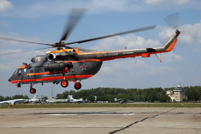 ##s### Mi-8AMTSh-VA ở khả năng hoạt động ở nhiệt độ lên đến âm 50 độ, trong điều kiện tầm nhìn hạn chế, địa hình định hướng kém và trong điều kiện thời tiết khó khăn. Máy bay trực thăng có khả năng chở tới 30 lính dù với trang thiết bị và vũ khí cá nhân, hoặc tối đa 12 người bị thương trên cáng.