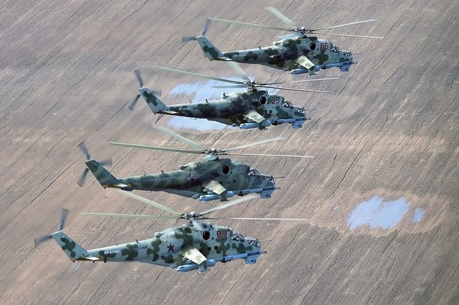 ##s### Mi-24 được tạo ra chủ yếu để tiêu diệt xe bọc thép và nhân lực của đối phương, đổ bộ quân và hỗ trợ hỏa lực cho chúng. Ngoài ra, nó có thể được sử dụng để vận chuyển hàng hóa và sơ tán những người bị thương. Đội quân nhận biệt danh "Cá sấu".