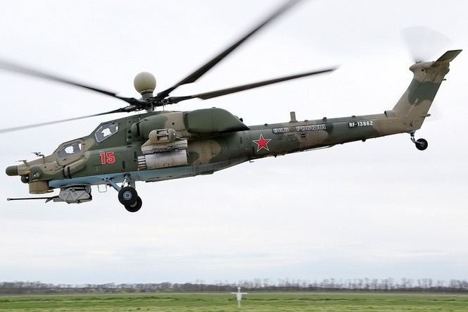 ##s### Mi-28UB: Nhiệm vụ chính của Mi-28UB là tiêu diệt xe tăng và các phương tiện bọc thép khác, cũng như các mục tiêu trên không tốc độ thấp và nhân lực của đối phương. Nó cũng có thể được sử dụng để đào tạo và huấn luyện nhân viên bay. Sự khác biệt chính giữa chiếc máy này và người tiền nhiệm của nó là điều khiển kép, có cả người chỉ huy (ở buồng lái phía sau) và người điều khiển-phi công (ở buồng lái phía trước). 