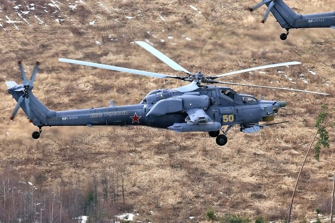 ##s### Mi-28: Nhiệm vụ chính của trực thăng Mi-28 là tiêu diệt xe tăng và nhân lực của đối phương. Chúng cũng có khả năng hoạt động trên các mục tiêu mặt đất, tiến hành trinh sát và tuần tra khu vực. Vũ khí chính của Thợ săn đêm là tên lửa Tấn công. Tầm bắn của những tên lửa này là 6 km. Xác suất bắn trúng mục tiêu thuộc loại "xe tăng" ở khoảng cách từ 3000 m đến 6000 m là 0,7 đến 0,8.
