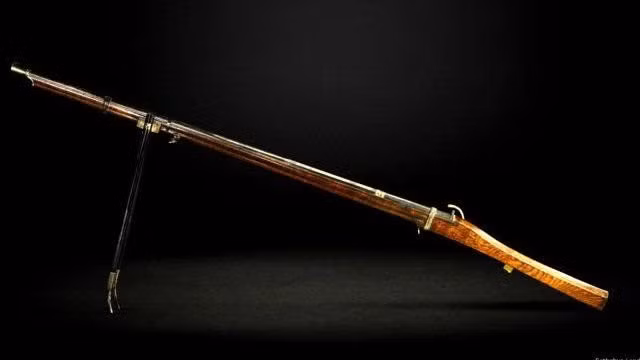 Ghi chép của Giáo sĩ Alexandre de Rhodes, người từng có mặt ở Đàng Ngoài có viết: “Chúa Trịnh có nhiều đội thuyền chiến với lực lượng đông đảo. Tàu thuyền nào cũng có 1 khẩu súng ở mũi thuyền, 2 khẩu súng ở đuôi thuyền. Về binh lính, họ sử dụng thành thạo súng hỏa mai và bắn rất thiện nghệ”.