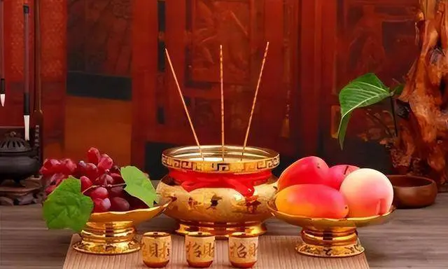 Người xưa có câu “Đói đến mấy cũng đừng ăn đồ cúng mộ”, vì sao? Nguoi xua co cau “Doi den may cung dung an do cung mo”, vi sao?