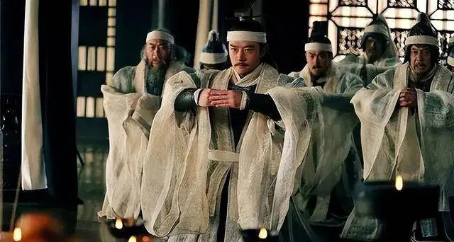 Người xưa có câu “Đói đến mấy cũng đừng ăn đồ cúng mộ”, vì sao? - Hình 2 Nguoi xua co cau “Doi den may cung dung an do cung mo”, vi sao?-Hinh-2