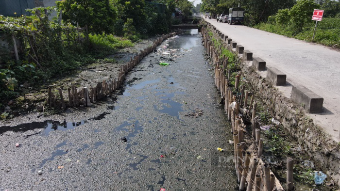 Ha Noi: Rac thai “bua vay” thon co hang tram ca sot xuat huyet, cha me khuyen con “dung ve!“-Hinh-3