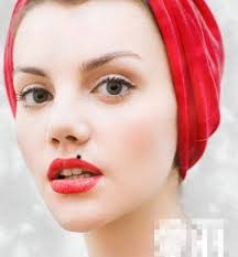 Người có nốt ruồi cạnh miệng dễ được người khác giới quan tâm, chú ý.