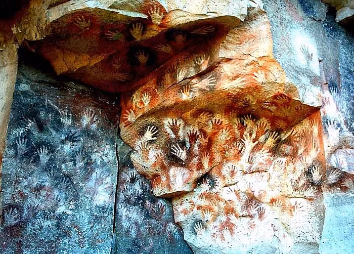 Thế nhưng về tổng thể chúng lại cùng nhau tạo nên một "không gian nghệ thuật" cực kỳ ấn tượng và huyền ảo.