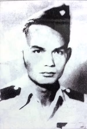 Léon Leroy (Bảy On). Ảnh: N.M.H. (Chụp lại từ ảnh tư liệu của ông Lê Quang Trò (Chín Quang), nguyên Bí thư Huyện ủy Bình Đại).