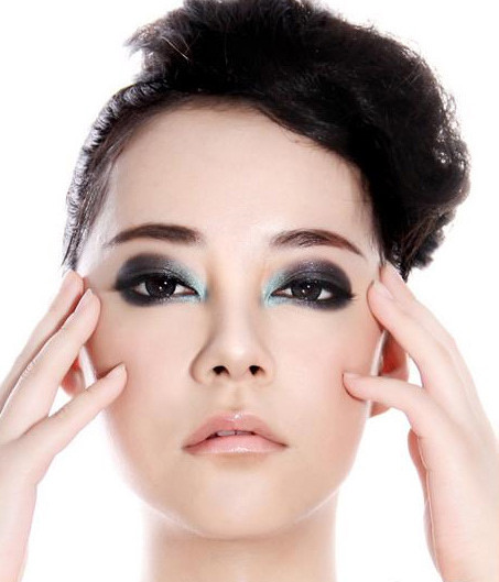 Họ đều là người ít hoặc không có tinh thần xây dựng trong công việc cũng như trong cuộc sống, thậm chí còn luôn có tư tưởng chống đối, phá hoại, đi ngược lại lợi ích chung của cộng đồng.