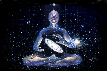 Ogmios sử dụng năng lực của mình để thuyết phục con người theo mình về thế giới bên kia. Ông cũng có khả năng tạo ra các viên thuốc thần gọi là defixione để ràng buộc linh hồn con người với mình. Khi một linh hồn đã bị thuyết phục, Ogmios sẽ dùng xích xuyên qua lưỡi họ và kéo họ xuyên qua tai ông. Theo sử sách, những linh hồn bị bắt thường rất biết ơn Ogmios và sẽ rất đau khổ, buồn bã nếu bị thả ra.