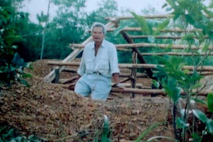 Ông Liên ngày bắt đầu xây dựng "làng chiến tranh".