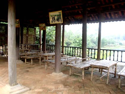 Căn nhà du khách nghỉ ngơi và cũng là nơi tổ chức các cuộc triển lãm về đề tài chiến tranh.