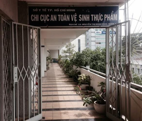 Nhân viên Phòng TC-HC Chi cục ATVSTP (Sở Y tế TP HCM) trả lời với PV muốn lấy thông tin thì lên Website Chi cục lấy!