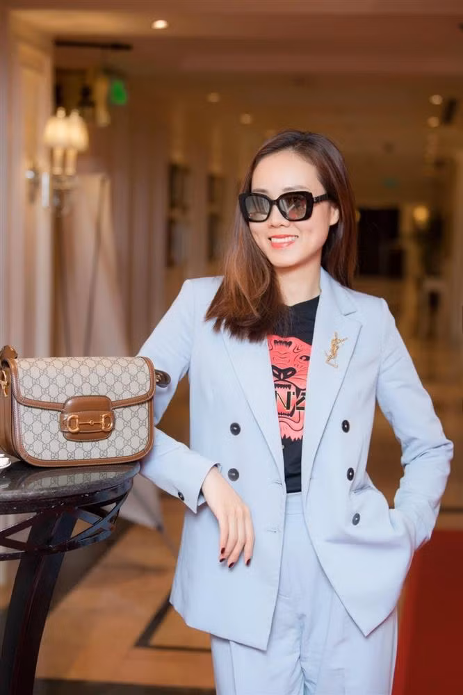 Vo NSND Cong Ly noi gi ve tin don kho khan phai thanh ly hang hieu?