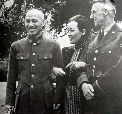 Tưởng Giới Thạch, Tống Mỹ Linh và tướng Mỹ Stin-oen thăm Miến Điện, tháng 4/1942.