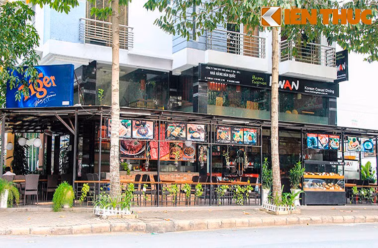 Theo số liệu của Lãnh sự quán Hàn Quốc (HQ), cộng đồng người Hàn sống ở VN có khoảng hơn 100.000 người, riêng ở phía Nam (chủ yếu là TP HCM) có gần 80.000 người.