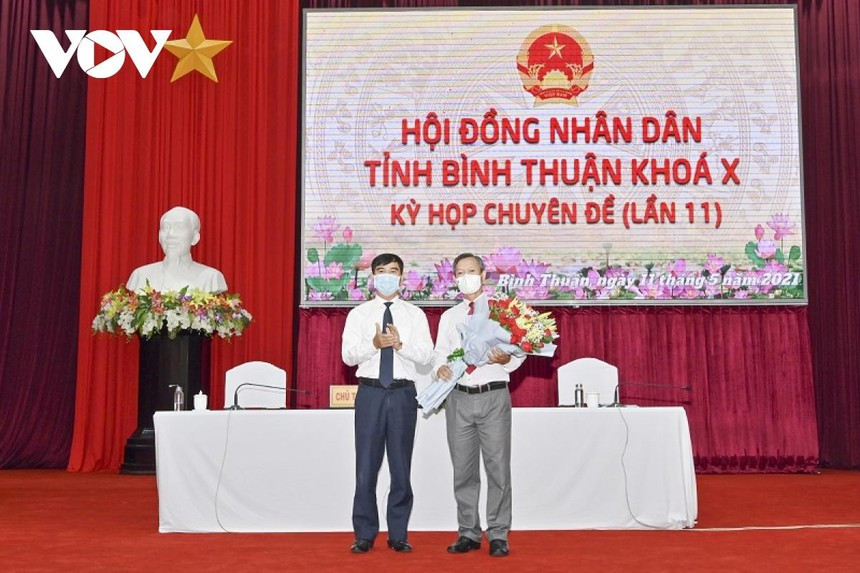 Phó chủ tịch UBND tỉnh nhiệm kỳ 2016-2021 là ông Phan Văn Đăng (bên phải) cũng tái đắc cử chức vụ Phó chủ tịch UBND tỉnh nhiệm kỳ 2021-2026.