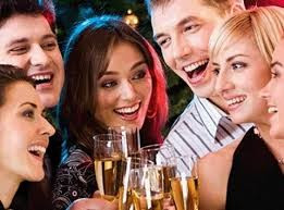 Hãy cố gắng mỉm cười thường xuyên hơn: bạn hãy tận dụng những cơ hội ngày Cá tháng tư để mỉm cười và sau đó thì những nụ cười thực sự sẽ đến tiếp theo.