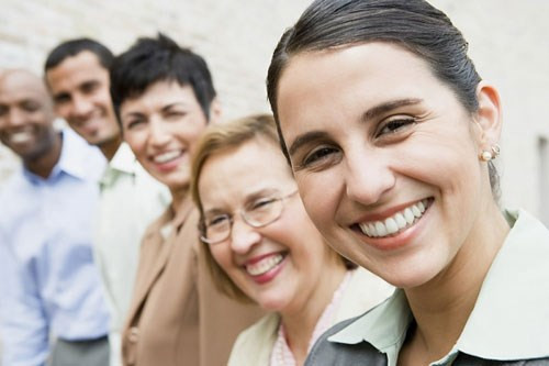 Tạo sự hài hước trong công việc khi có thể, điều này sẽ giúp công việc của bạn bớt căng thẳng, tạo thoải mái khi làm việc. 