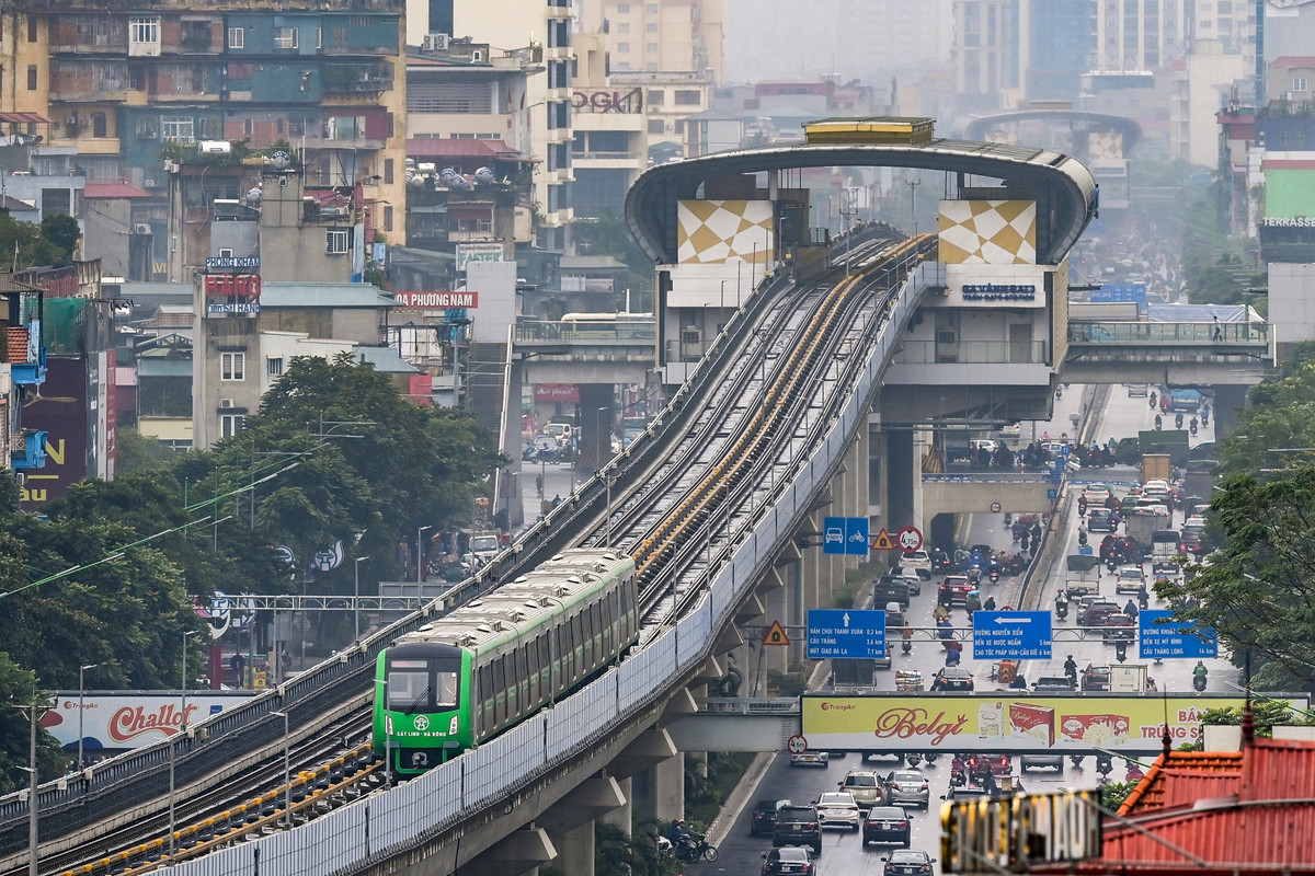 Theo tính toán, tàu chạy từ ga Cát Linh đến ga Yên Nghĩa (Hà Đông) mất 23 phút, qua 12 nhà ga.
