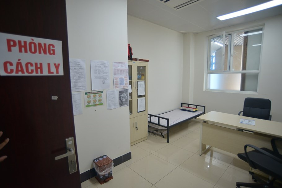 Ông Nguyễn Hồng Trường thông tin, kế hoạch chạy tàu trong giai đoạn đầu của dự án dự kiến được một năm để được chia làm 2 giai đoạn, 6 tháng sau khi tiếp nhận và 6 tháng tiếp theo. Theo Nghị quyết của TP Hà Nội, hành khách sẽ được sử dụng dịch vụ miễn phí trong 15 ngày đầu. Đặc biệt hết 15 ngày miễn phí, đối với hành khách muốn mua vé tháng sẽ đăng ký mua vé và được trả tại các nhà ga. Thời gian mở tuyến từ 5 giờ 30 và kết thúc vào 22 giờ hằng ngày, tần suất chạy tàu trong 6 tháng đầu 10 phút một chuyến.