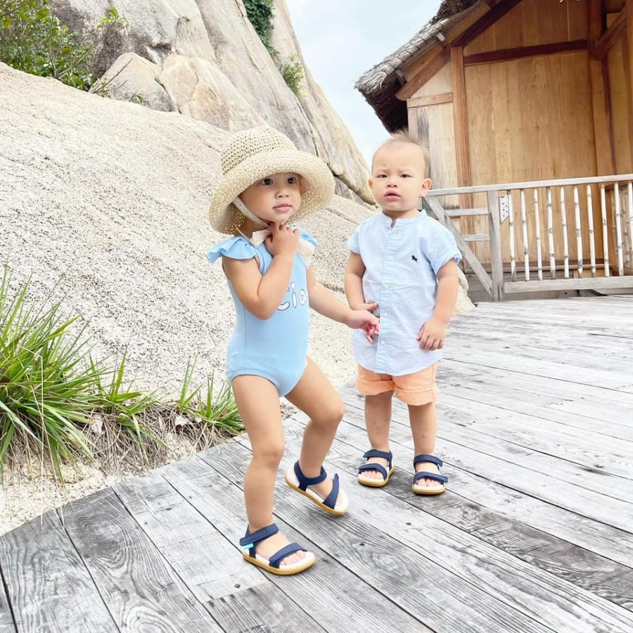 Không hẹn mà gặp, ái nữ nhà Hà Hồ và Đông Nhi đụng hàng Khong hen ma gap, ai nu nha Ha Ho va Dong Nhi dung hang