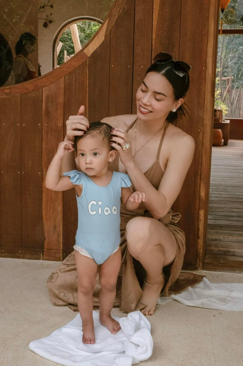 Không hẹn mà gặp, ái nữ nhà Hà Hồ và Đông Nhi đụng hàng - Hình 2 Khong hen ma gap, ai nu nha Ha Ho va Dong Nhi dung hang-Hinh-2