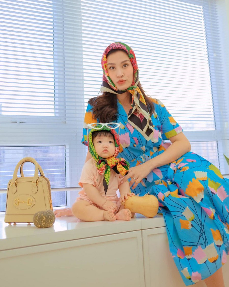 Không hẹn mà gặp, ái nữ nhà Hà Hồ và Đông Nhi đụng hàng - Hình 6 Khong hen ma gap, ai nu nha Ha Ho va Dong Nhi dung hang-Hinh-6