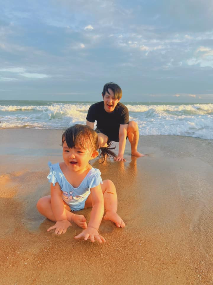 Không hẹn mà gặp, ái nữ nhà Hà Hồ và Đông Nhi đụng hàng - Hình 4 Khong hen ma gap, ai nu nha Ha Ho va Dong Nhi dung hang-Hinh-4