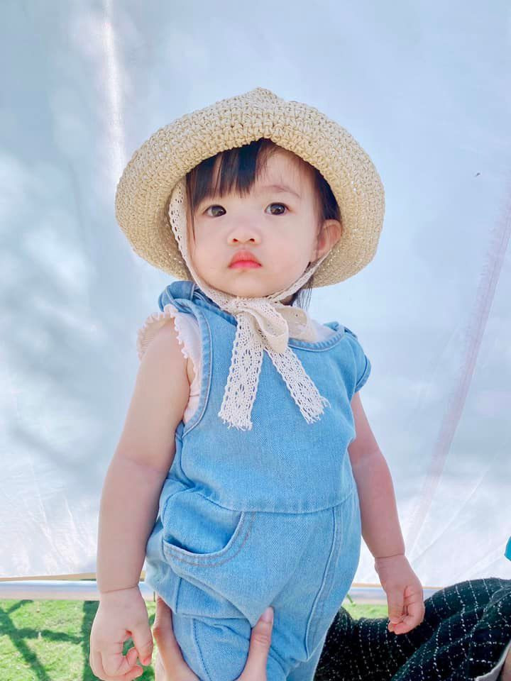 Không hẹn mà gặp, ái nữ nhà Hà Hồ và Đông Nhi đụng hàng - Hình 8 Khong hen ma gap, ai nu nha Ha Ho va Dong Nhi dung hang-Hinh-8