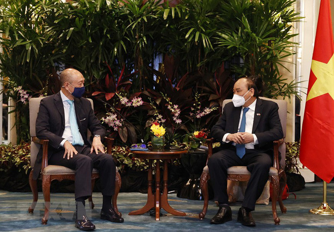 Tiếp tục chuyến thăm cấp Nhà nước tới Singapore, sáng 26-2, Chủ tịch nước Nguyễn Xuân Phúc tiếp ông Wee Ee Cheong, Phó Chủ tịch kiêm Tổng Giám đốc Tập đoàn Ngân hàng United Overseas Bank Limited (UOB). Ảnh: TTXVN