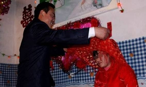 Buoi toi nhin trom co dau phat hien su that vua gian vua then