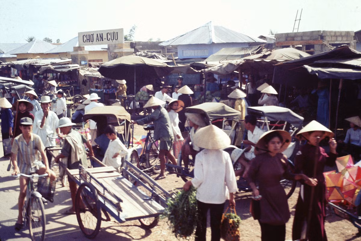 Chợ An Cựu ở Huế năm 1969.