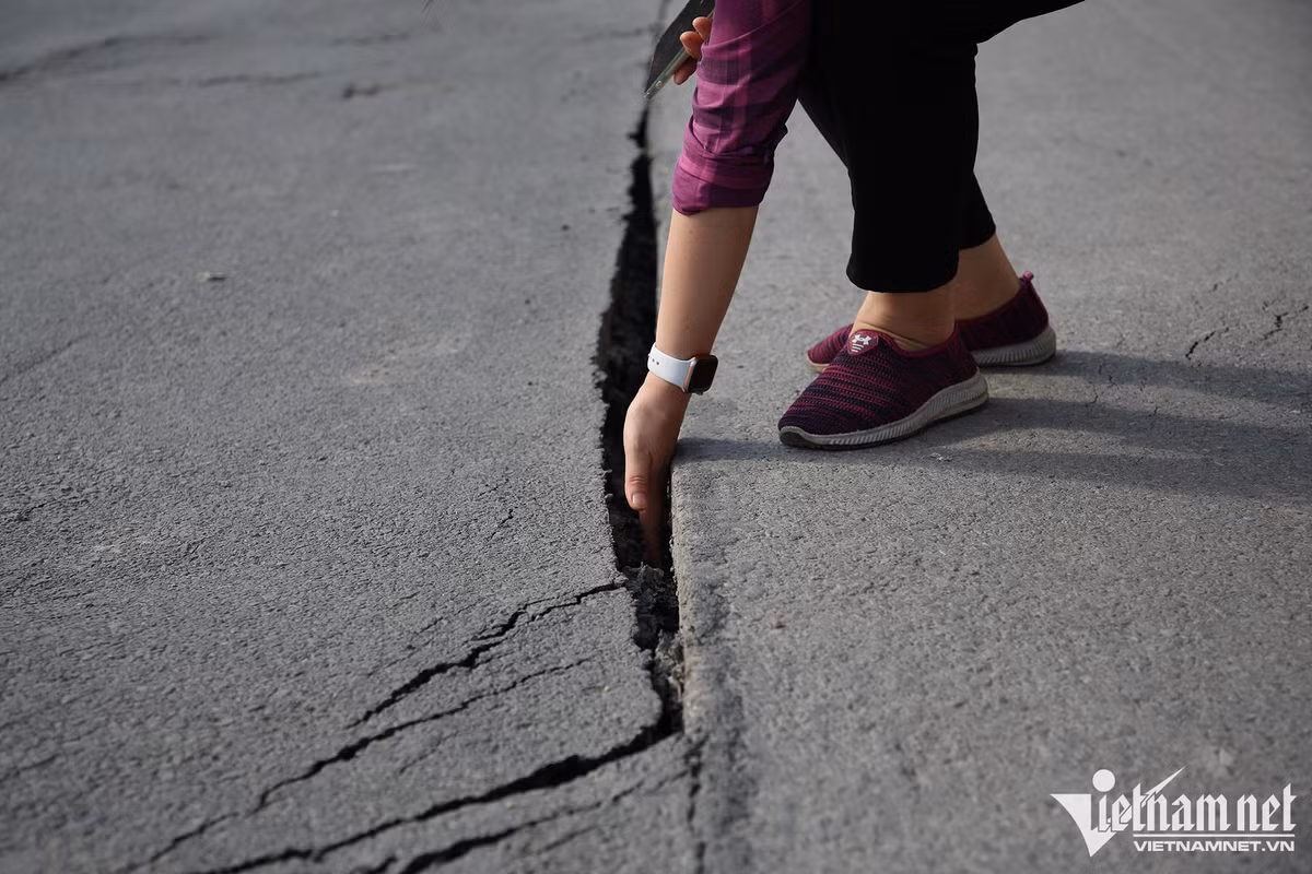 Ha Noi: Duong Vu Tong Phan sut lun, vong nut ca doan dai-Hinh-2