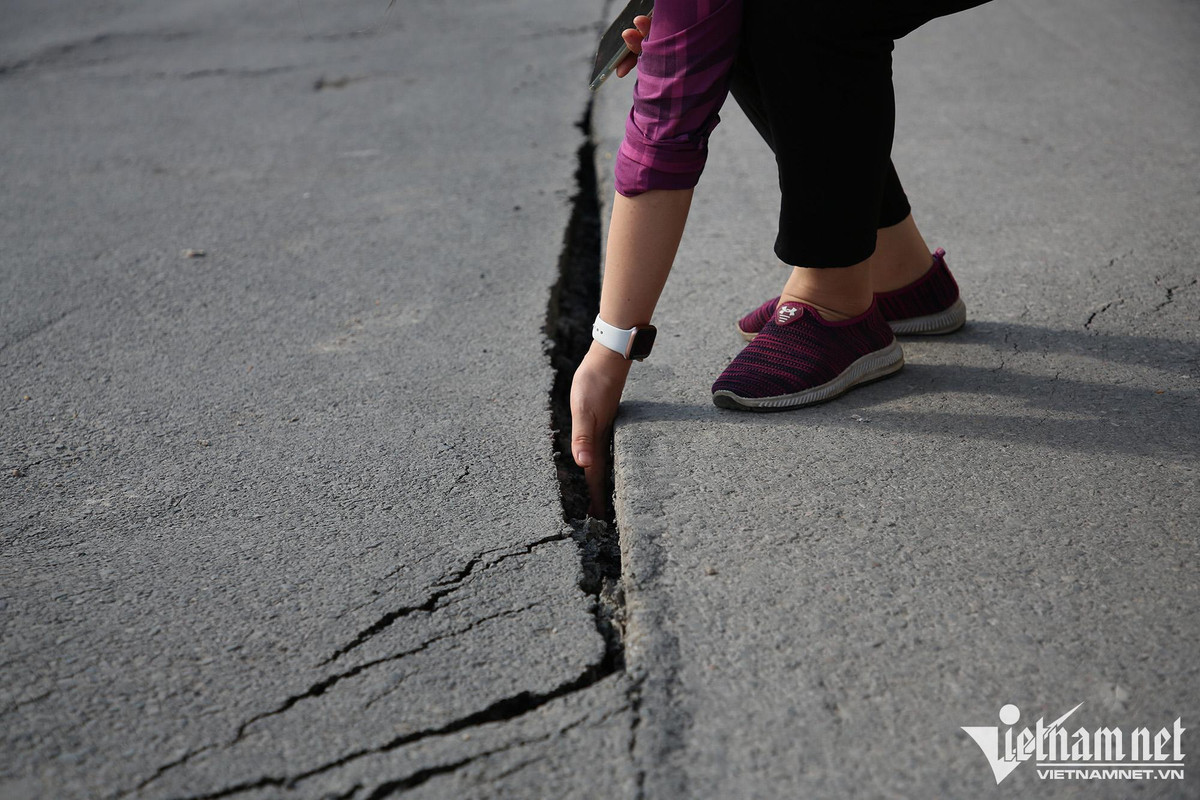 Ha Noi: Duong Vu Tong Phan sut lun, vong nut ca doan dai-Hinh-2