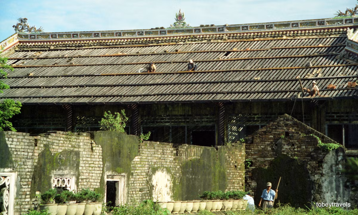 Hoạt động trùng tu tôn tạo ở Hoàng thành Huế.