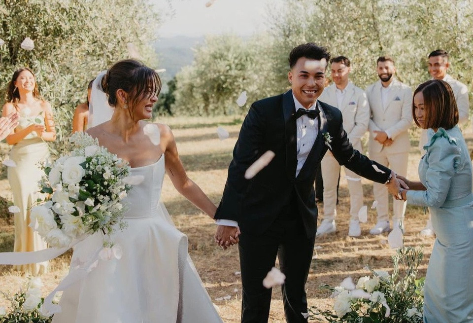 Cau thu Thai Lan cuoi ban gai a hau