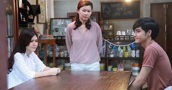 Chong doi bo vo cuoi bo, me chong dat luon chiec khan tang vao tay