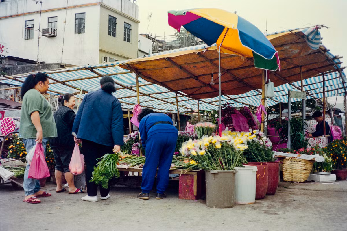 Khu chợ trên đảo Bình Châu.