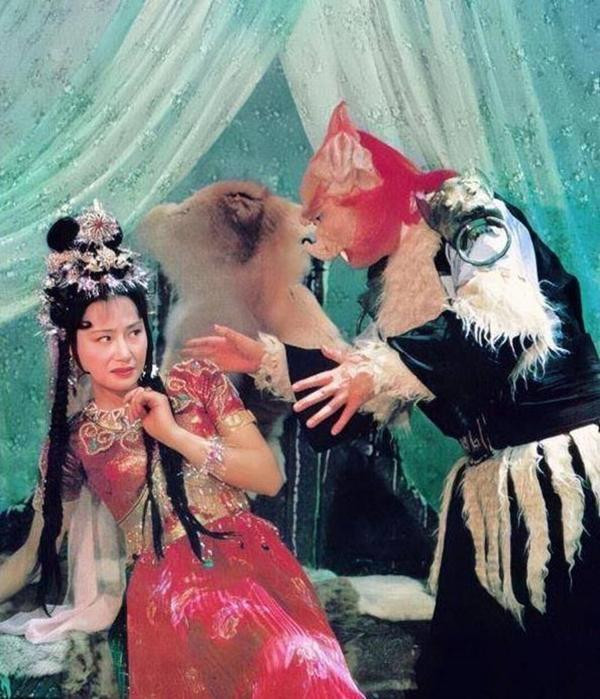 My nhan lan dan nhat 'Tay Du Ky': Vua vao nghe da mac benh hiem ngheo-Hinh-2