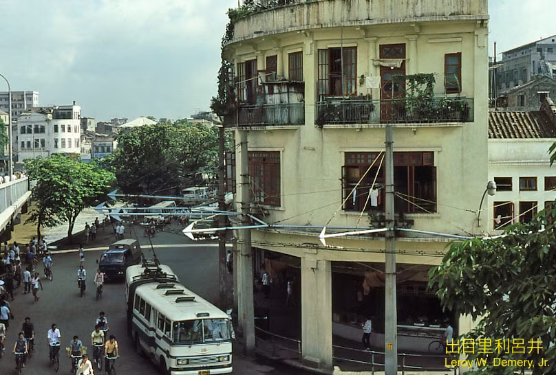 Góc phố Quảng Châu nhìn từ trên cầu Nhân Dân Đại Kiều.